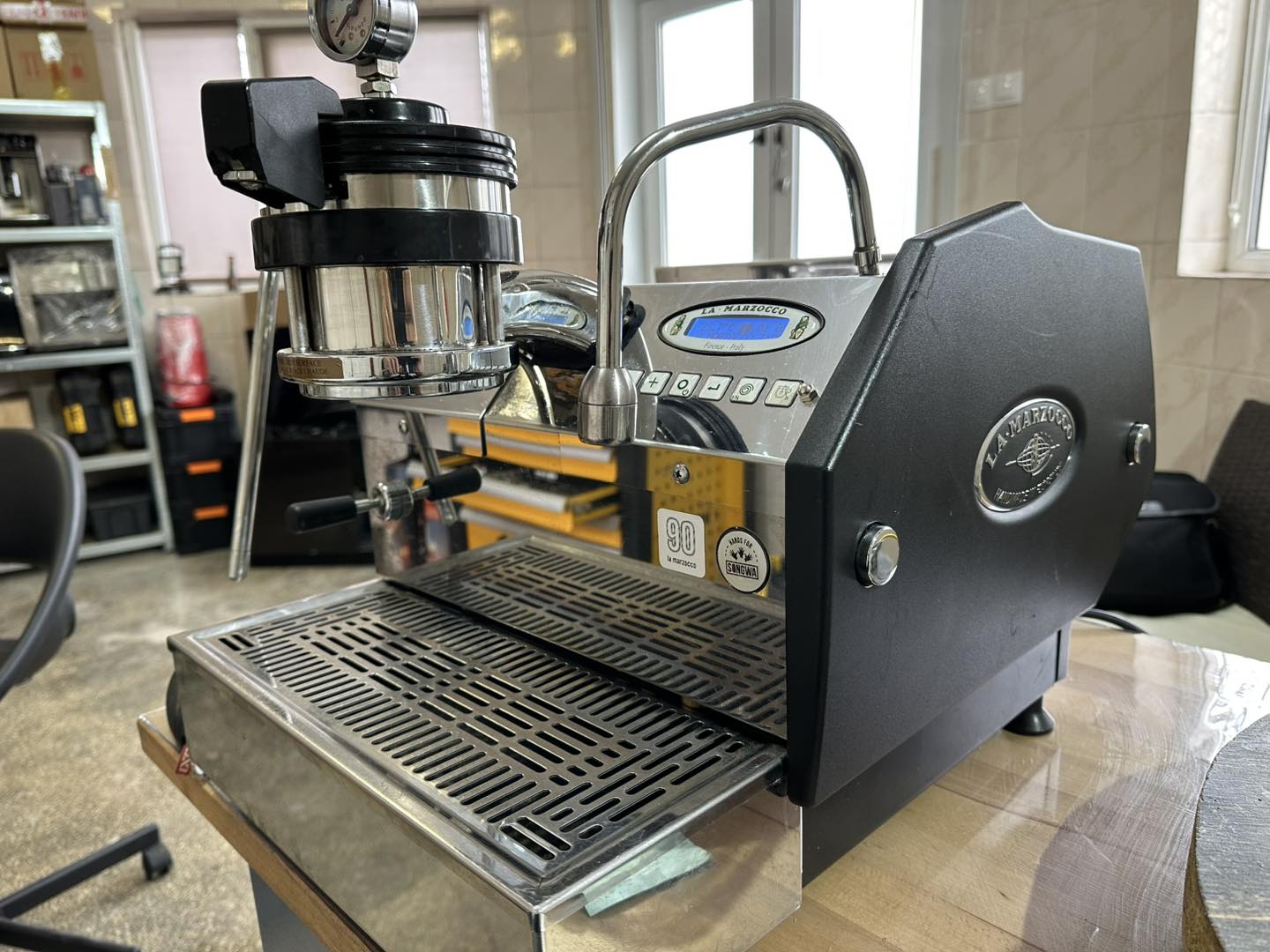 Reparație espressor La Marzocco
